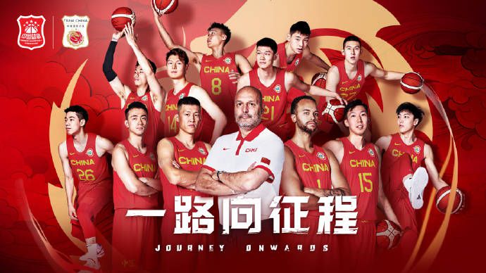 吴京饰演的深海科学家张九溟，则更擅长用智慧解决问题，总是在关键时刻智取敌人拯救团队